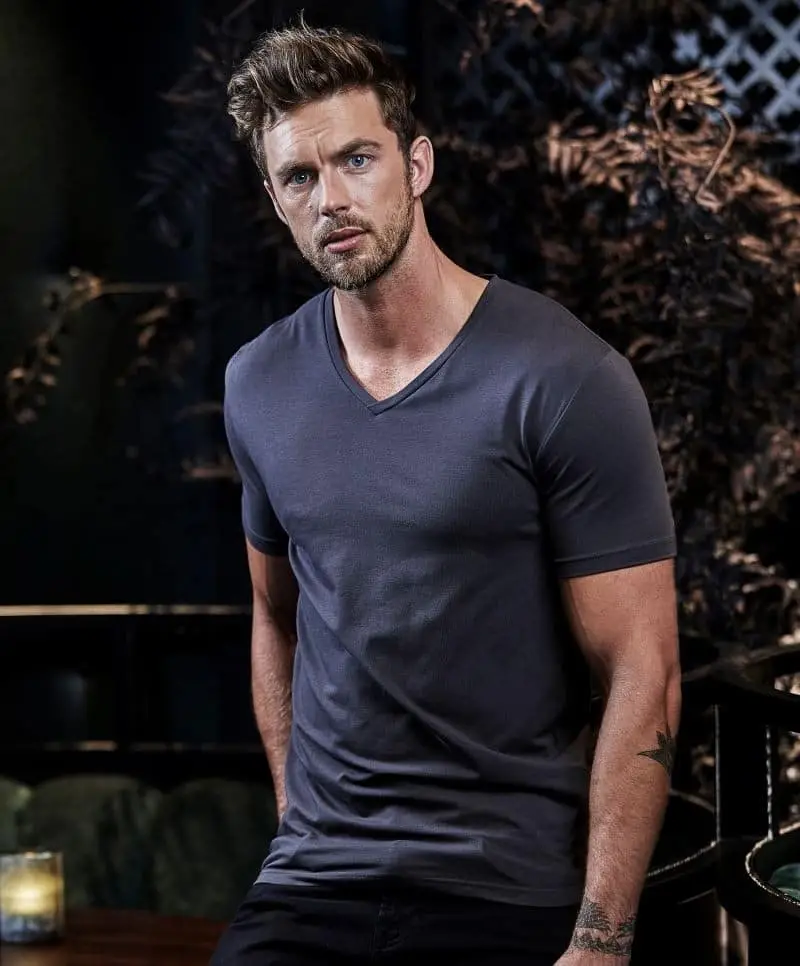 image_92884-1.jpg Pánske strečové tričko s V-výstrihom – Obrázok 1