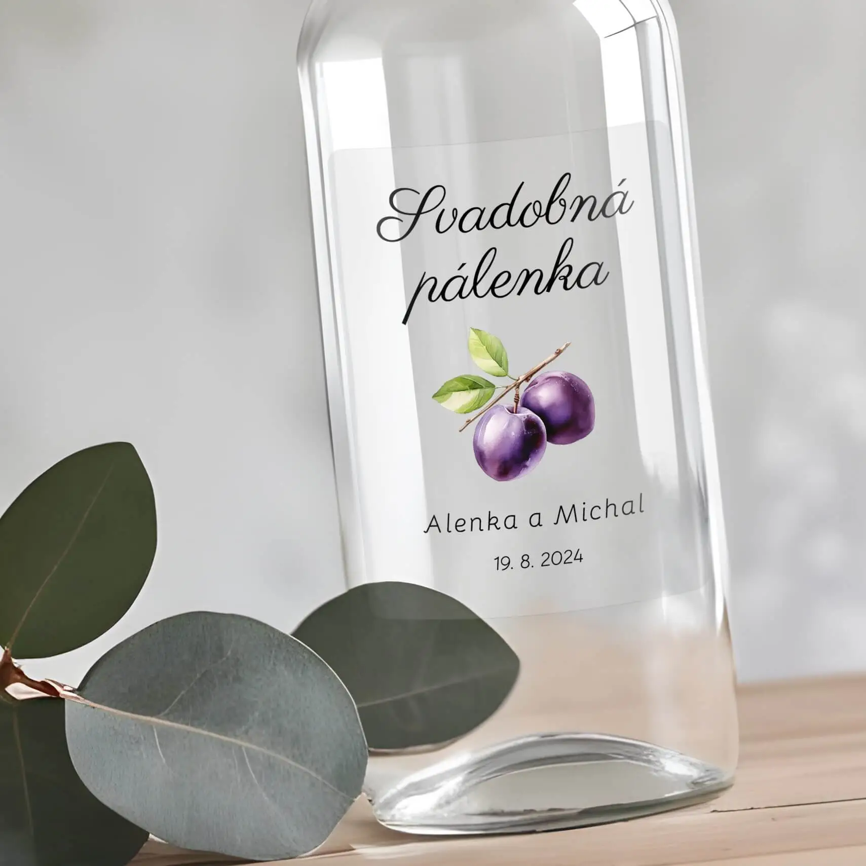 Jednoduchá priesvitná etiketa na slivovicu Jednoduchá priesvitná etiketa na slivovicu