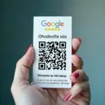 Kartička s Google QR kódom na hodnotenie firmy