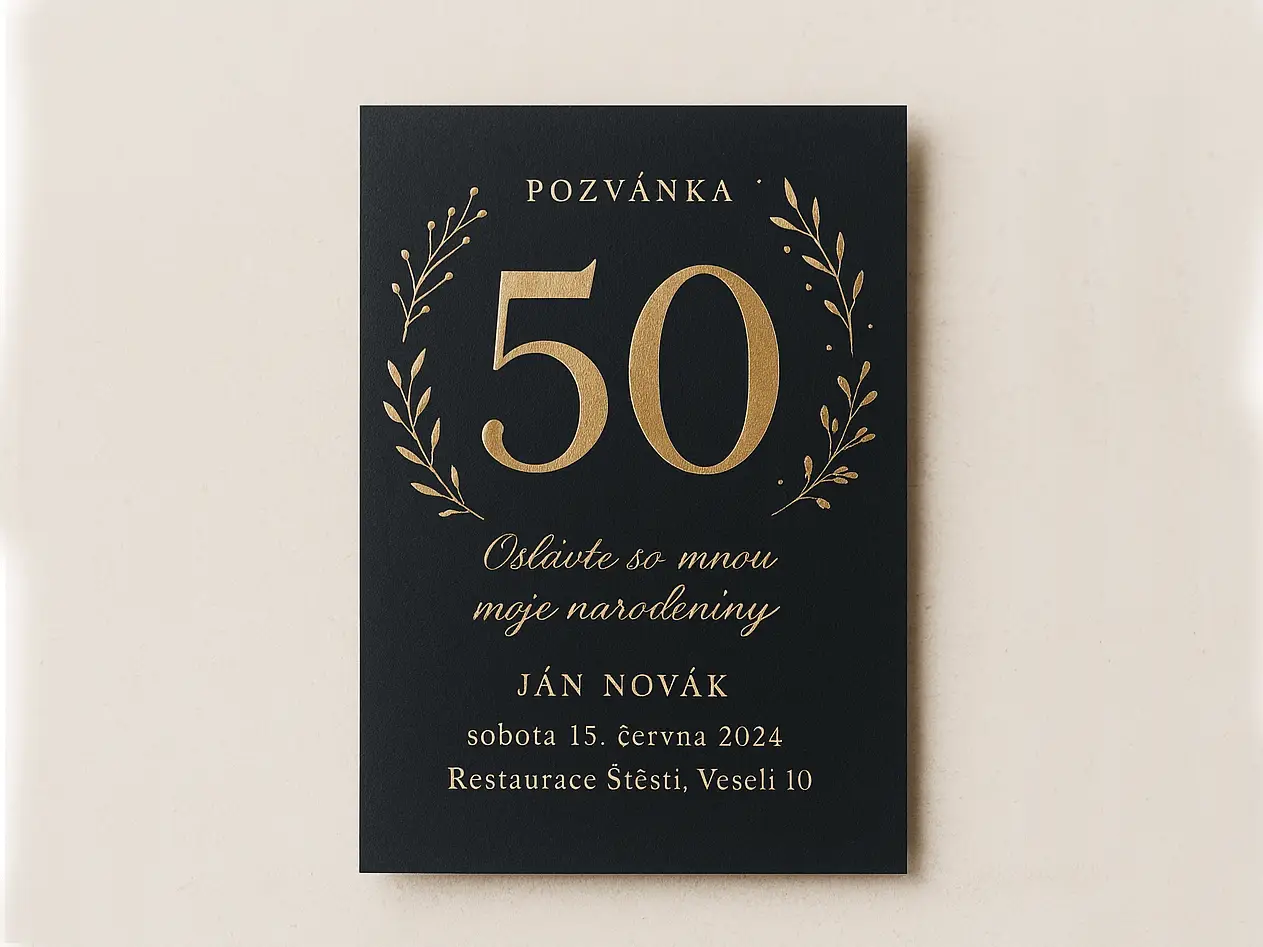 Elegantná výročná oslava s dekoráciou, kvetmi a slávnostne prestretým stolom, vhodná pre 50., 60. alebo 70. narodeniny