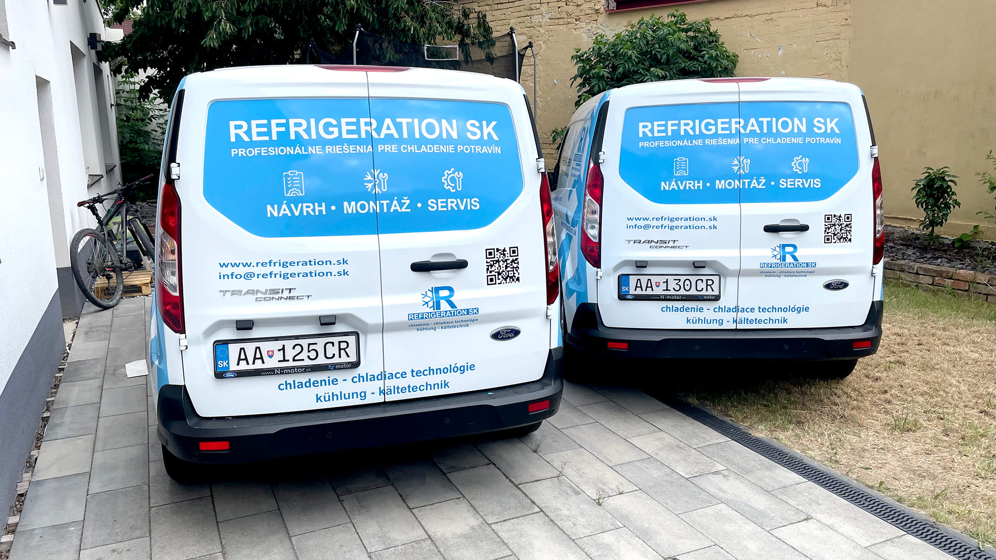 Reklamný polep dvoch dodávok Ford Transit Connect pre spoločnosť Refrigeration SK pomocou kvalitnej polymerickej fólie.